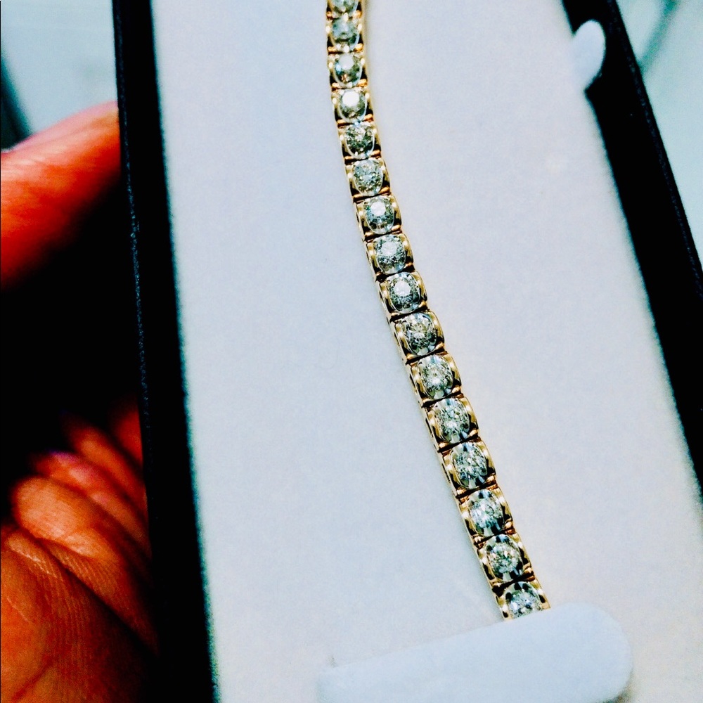 4.5 CARAT DIAMOND TENNIS BRACELET